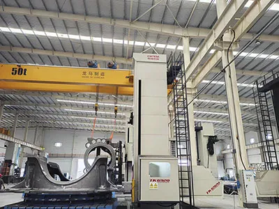 Фрезерно-расточной станок с ЧПУ напольного типа