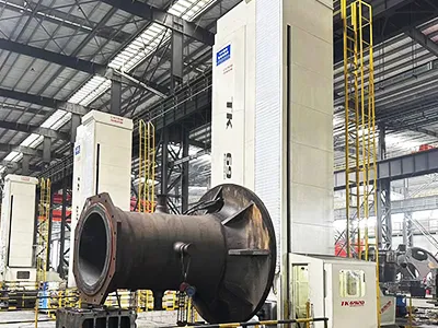 Фрезерно-расточной станок с ЧПУ напольного типа