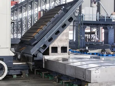 Фрезерно-расточный станок с ЧПУ и поперечно-подвижным столом